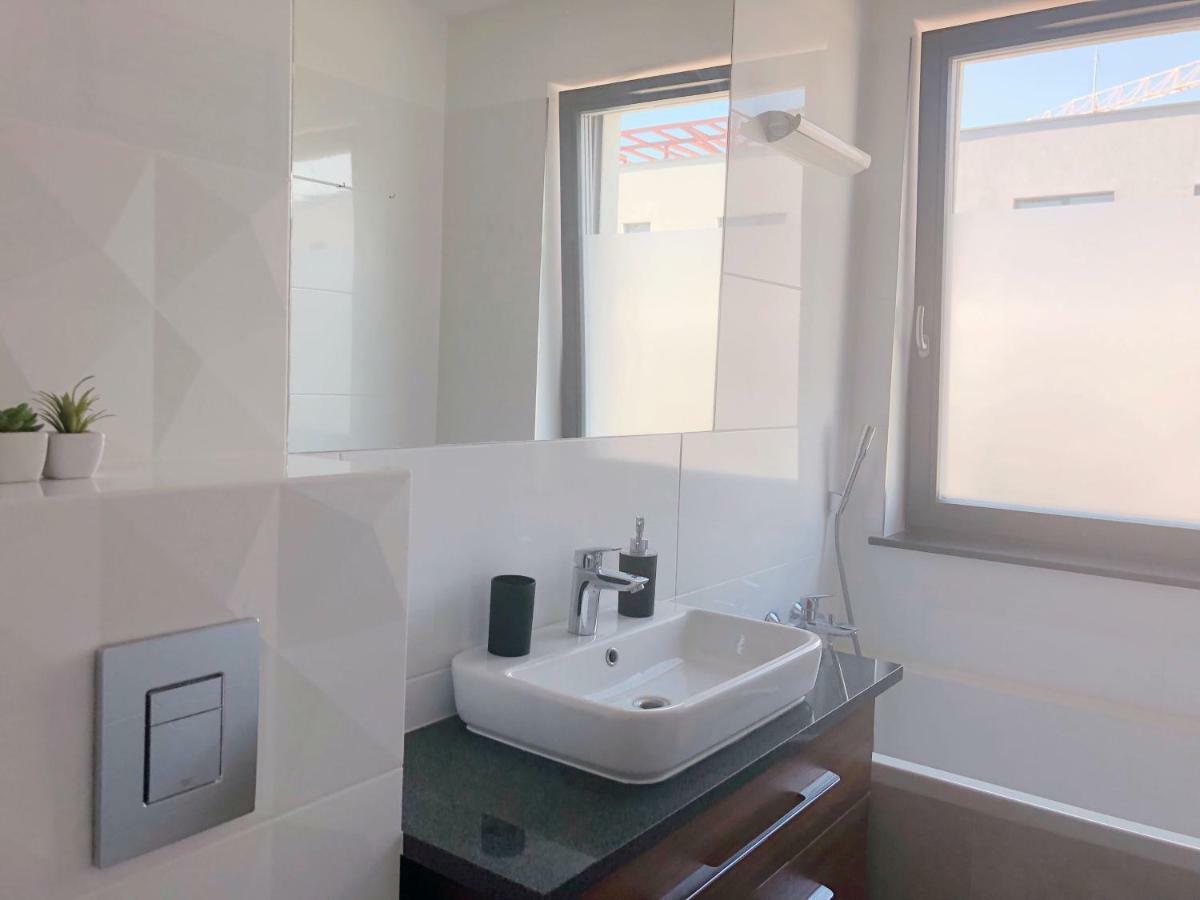Modern & Classy Industrial - Apartamenty Browar Gdansk Ngoại thất bức ảnh